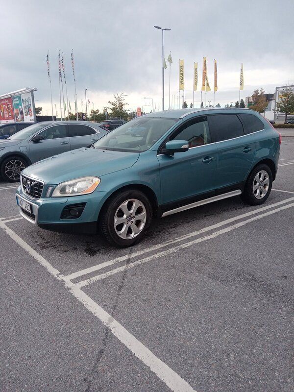 Blå Begagnad 2010 Volvo XC60 Summum SUV | 89 500 kr (Bra pris) - Bild 1/4