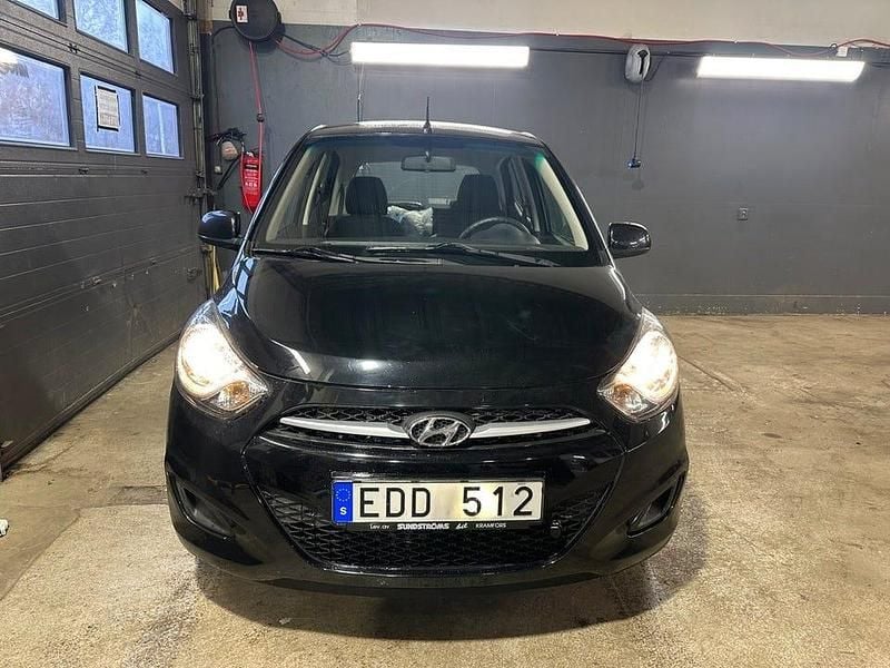 Begagnad Hyundai i10 69 HK (50 kW) 2013 Svart Halvkombi