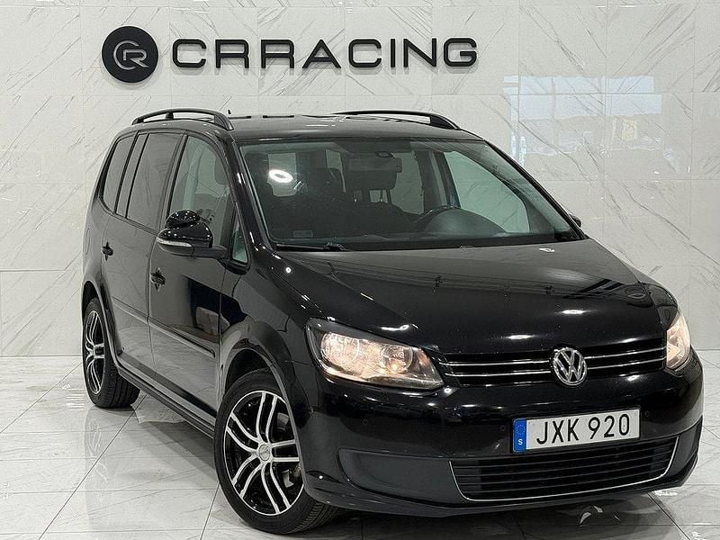 Svart Begagnad 2013 VW Touran Minibuss | 64 900 kr (Marknadspris) - Bild 1/4
