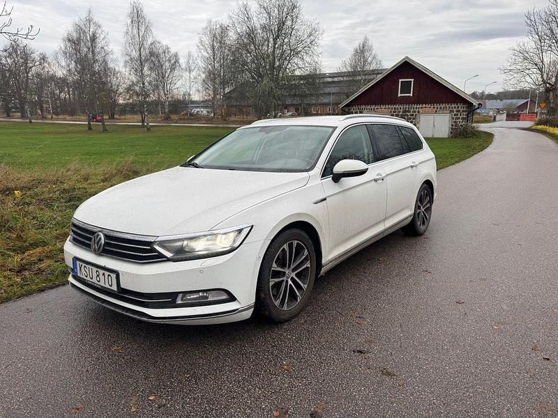 Vit Begagnad 2015 VW Passat GT Kombi | 99 000 kr (Bra pris) - Bild 1/3