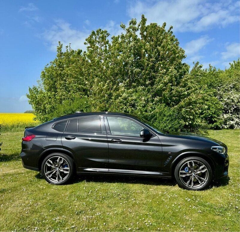 Grå Begagnad 2020 BMW X4 M Sport SUV | 559 000 kr (Superpris) - Bild 1/4