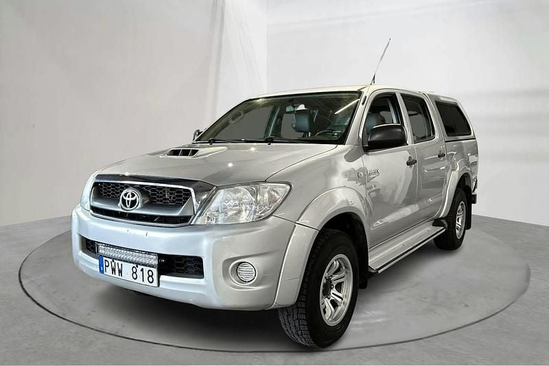 Silver Begagnad 2011 Toyota HiLux Pickup | 136 000 kr (Bra pris) - Bild 1/4