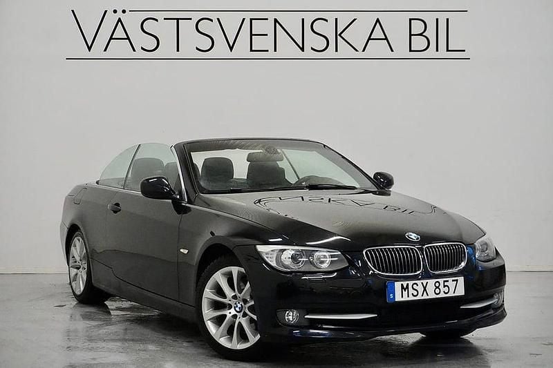 Svart metallic Begagnad 2012 BMW 325 Cabriolet M Sport Cab | 199 000 kr - Bild 1/4
