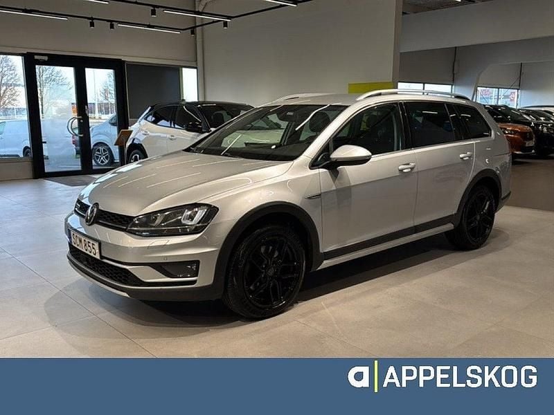 Silver Begagnad 2016 VW Golf Alltrack Kombi | 164 900 kr (Marknadspris) - Bild 1/4