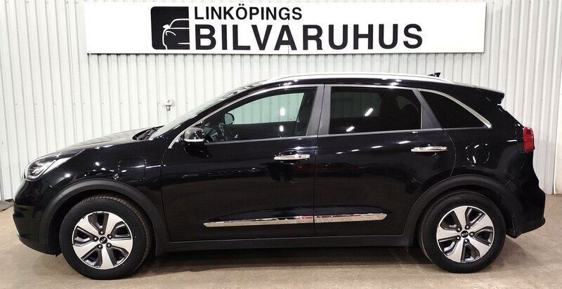 Svart Begagnad 2018 Kia Niro Advance SUV | 168 900 kr (Marknadspris) - Bild 1/4