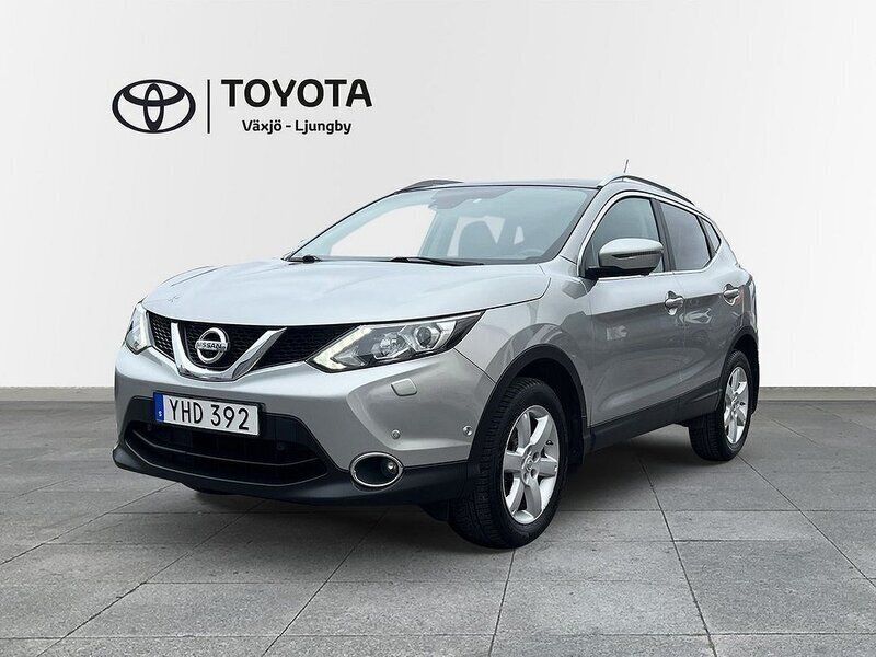 Silver Begagnad 2016 Nissan Qashqai Tekna SUV | 159 000 kr (Lite dyr) - Bild 1/4