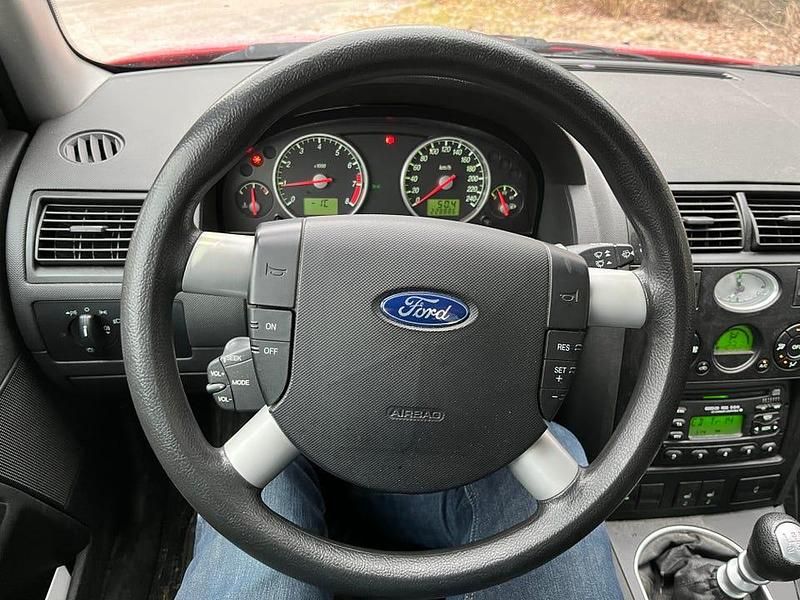 Begagnad Ford Mondeo 125 HK (91 kW) 2003 Halvkombi
