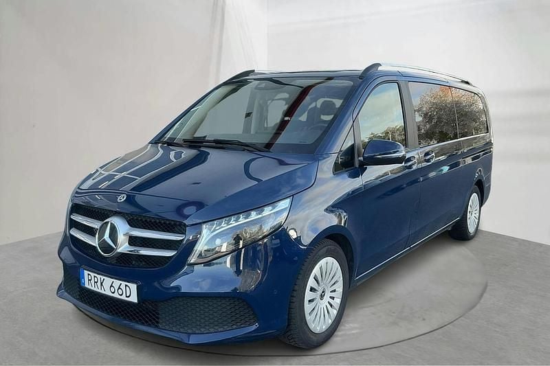 Blå Begagnad 2023 Mercedes V220 Minibuss | 499 000 kr - Bild 1/4