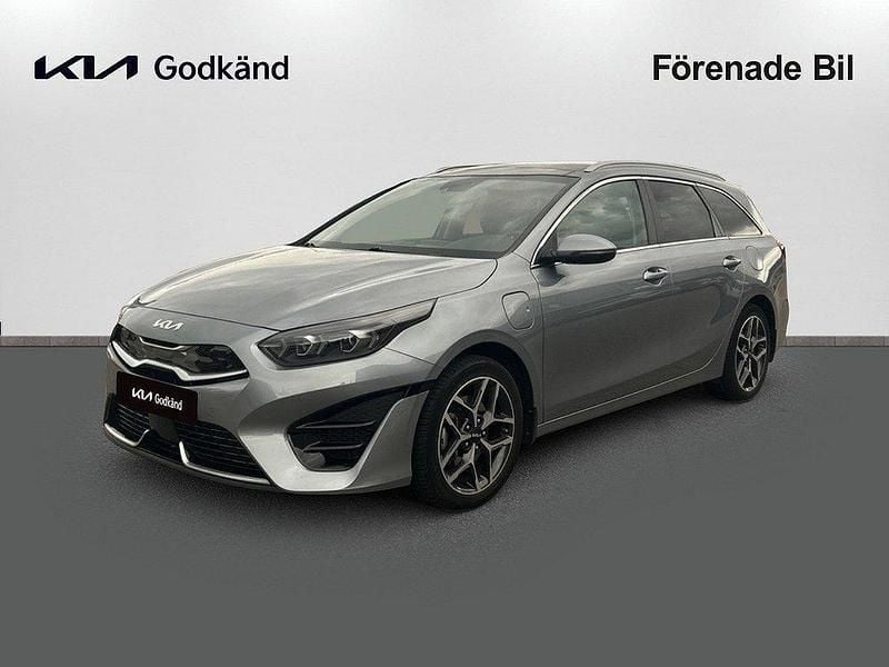 Grå Begagnad 2022 Kia Ceed Sportswagon 2 Kombi | 285 000 kr (Marknadspris) - Bild 1/4
