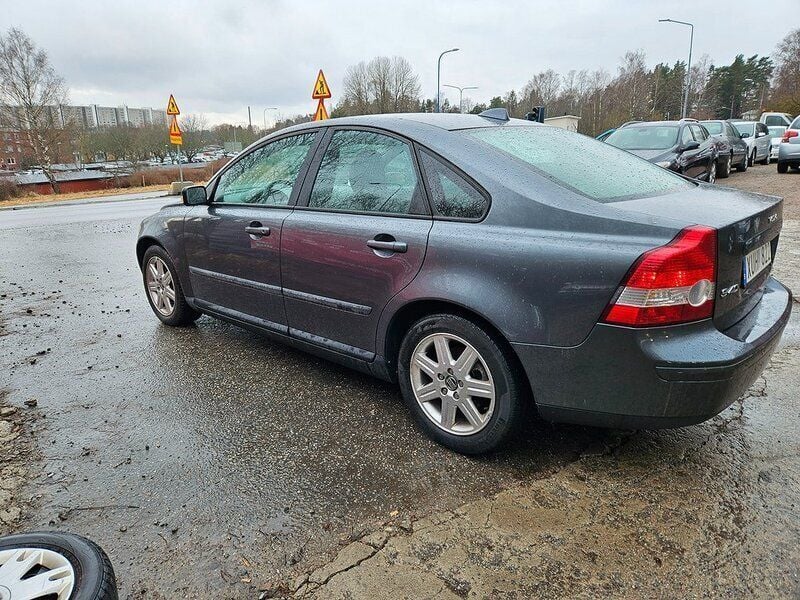 Begagnad Volvo S40 Kinetic 126 HK (92 kW) 2006 Grå Sedan