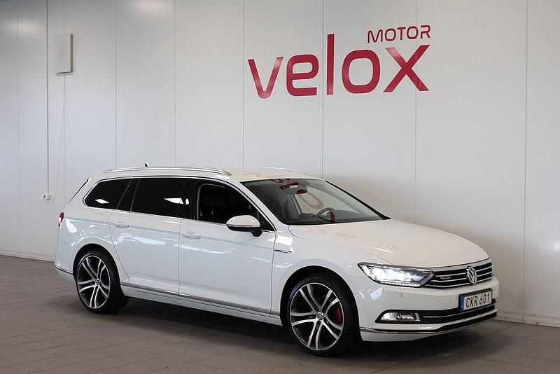 Vit Begagnad 2016 VW Passat GT Kombi | 149 900 kr (Bra pris) - Bild 1/4