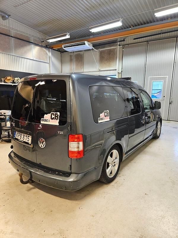 Begagnad VW Caddy Maxi 105 HK (77 kW) 2010 Minibuss