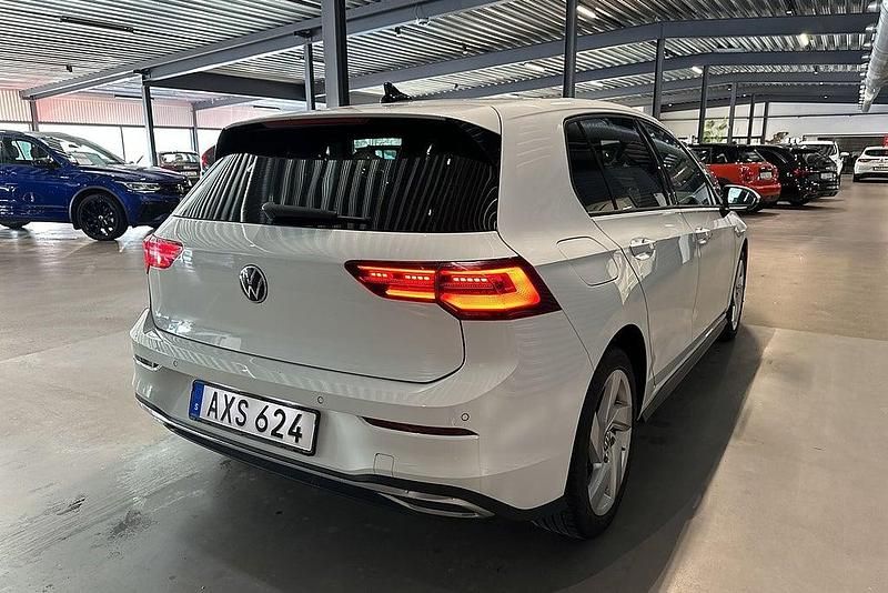 Begagnad VW Golf VII GTE 2021 Vit Halvkombi