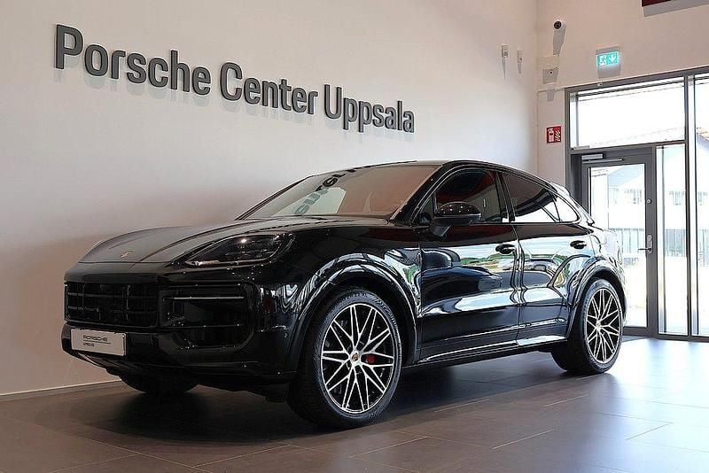 Svart Begagnad 2024 Porsche Cayenne S E-Hybrid SUV | 1 325 000 kr (Superpris) - Bild 1/4