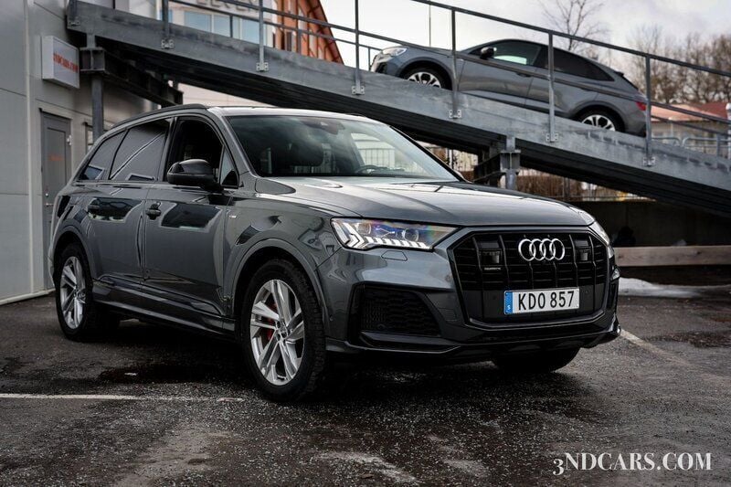 Grå Begagnad 2020 Audi Q7 S-Line SUV | 619 900 kr (Dyr) - Bild 1/4