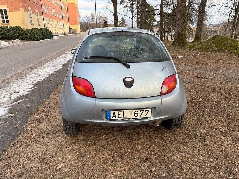 Begagnad Ford Ka 69 HK (50 kW) 2007 Blå Halvkombi