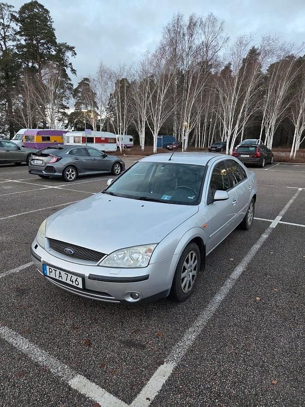 Begagnad 2002 Ford Mondeo Halvkombi | 17 000 kr (Marknadspris) - Bild 1/4