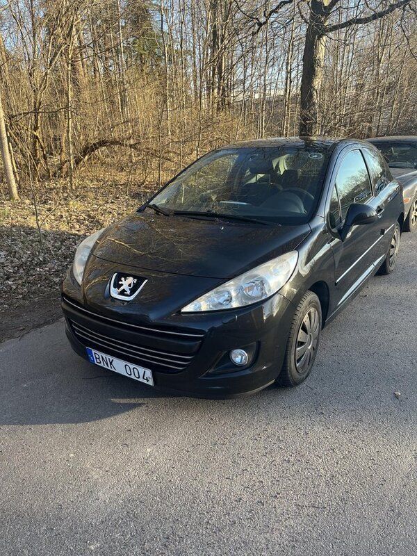 Svart Begagnad 2009 Peugeot 207 Halvkombi | 30 000 kr (Marknadspris) - Bild 1/2