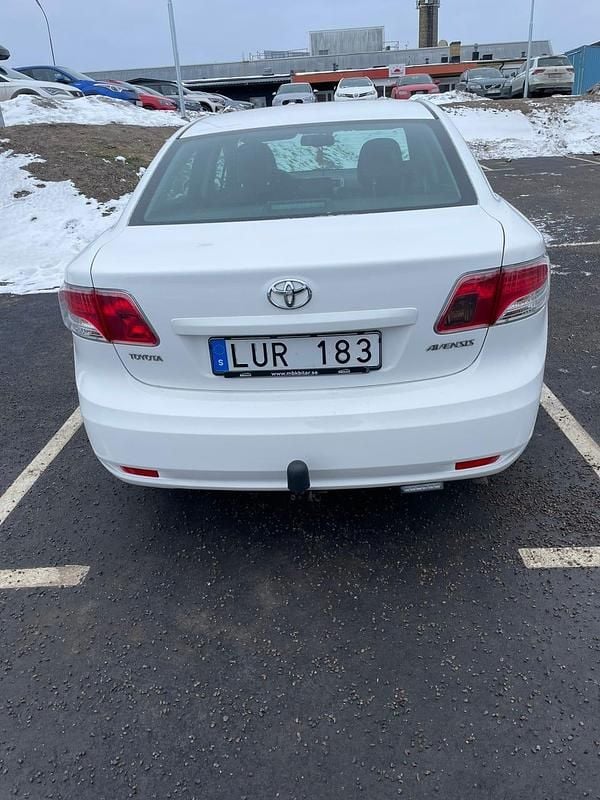 Begagnad 2011 Toyota Avensis Multidrive S Sedan | 83 000 kr (Marknadspris) - Bild 1/4