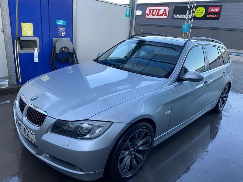 Begagnad BMW 325 218 HK (160 kW) 2008 Kombi