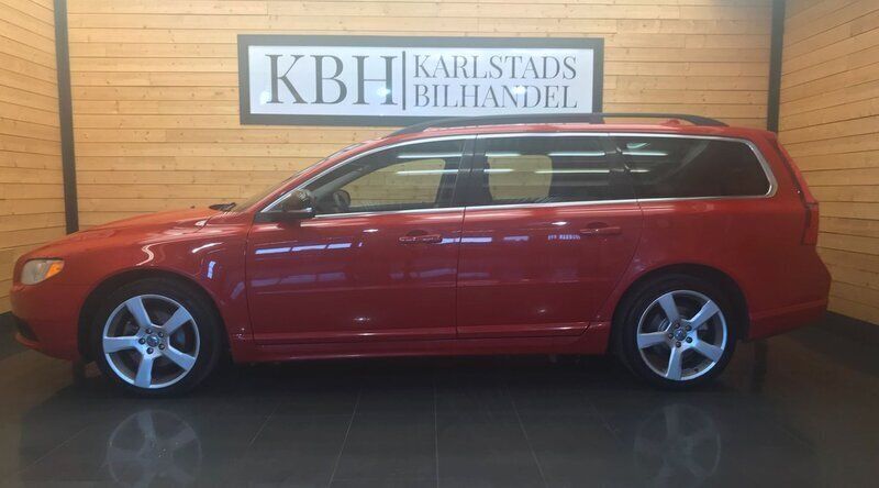 Röd Begagnad 2012 Volvo V70 Momentum Kombi | 79 900 kr (Marknadspris) - Bild 1/4