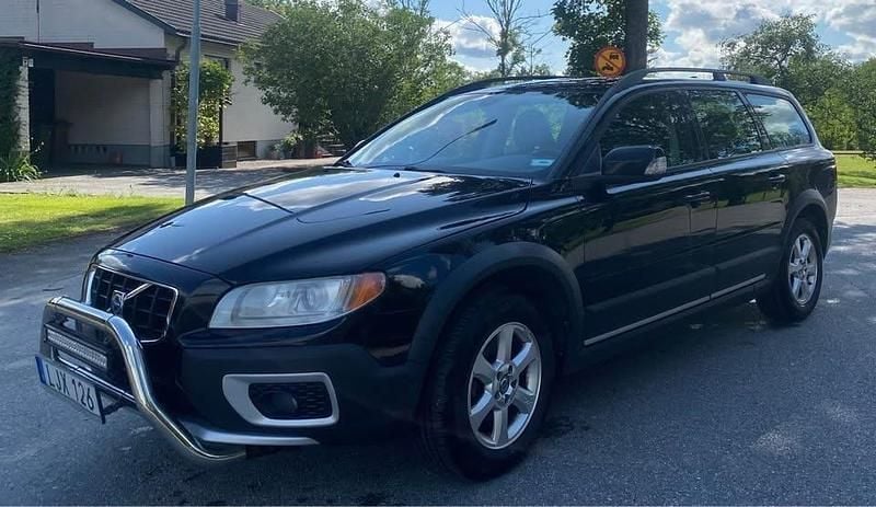 Svart Begagnad 2008 Volvo XC70 Momentum SUV | 55 000 kr (Superpris) - Bild 1/4