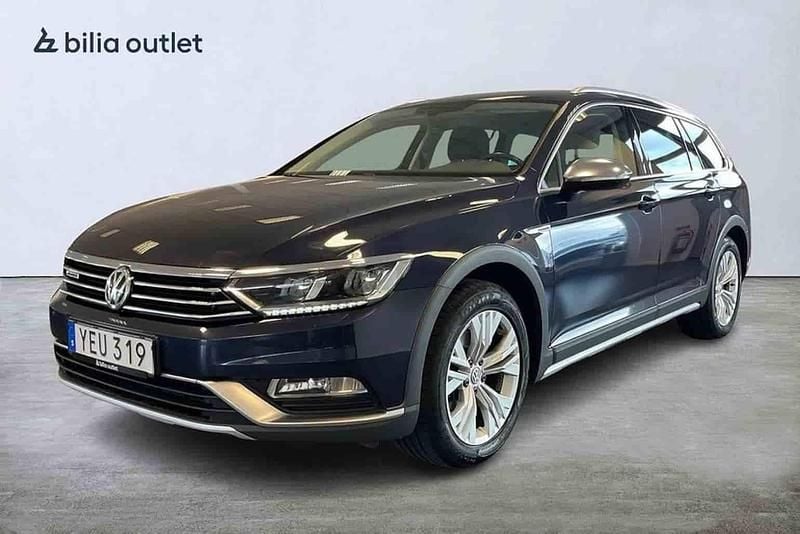 Blå Begagnad 2017 VW Passat Alltrack Kombi | 159 900 kr (Superpris) - Bild 1/1