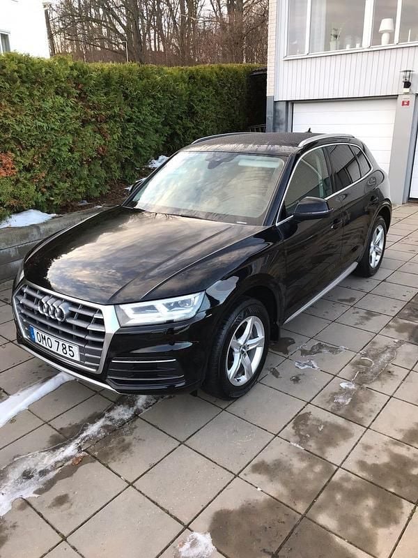 Brilliantsvart Begagnad 2018 Audi Q5 SUV | 249 000 kr (Bra pris) - Bild 1/4