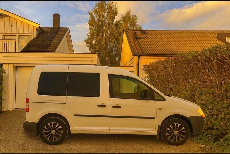 Vit Begagnad 2005 VW Caddy Minibuss | 25 000 kr - Bild 1/4