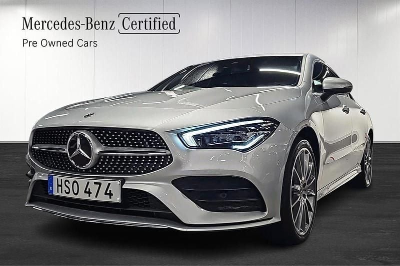 Silver Begagnad 2022 Mercedes CLA250e AMG line Sedan | 379 900 kr (Marknadspris) - Bild 1/4