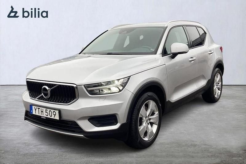 Silver Begagnad 2019 Volvo XC40 Momentum SUV | 259 900 kr (Bra pris) - Bild 1/4