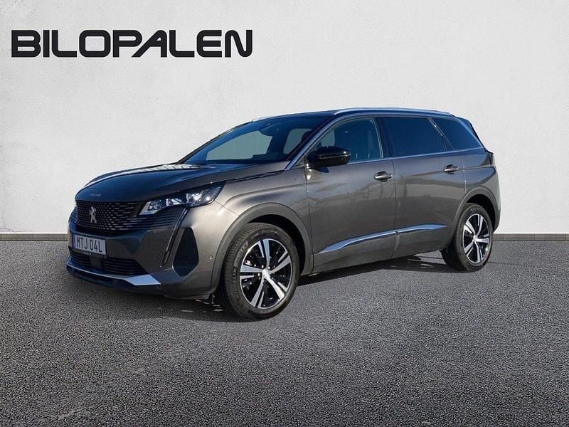 Grå Begagnad 2024 Peugeot 5008 GTi Minibuss | 319 500 kr (Bra pris) - Bild 1/4