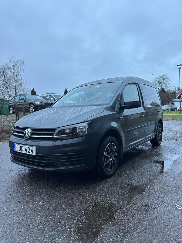 Begagnad 2016 VW Caddy Minibuss | 169 000 kr (Dyr) - Bild 1/4