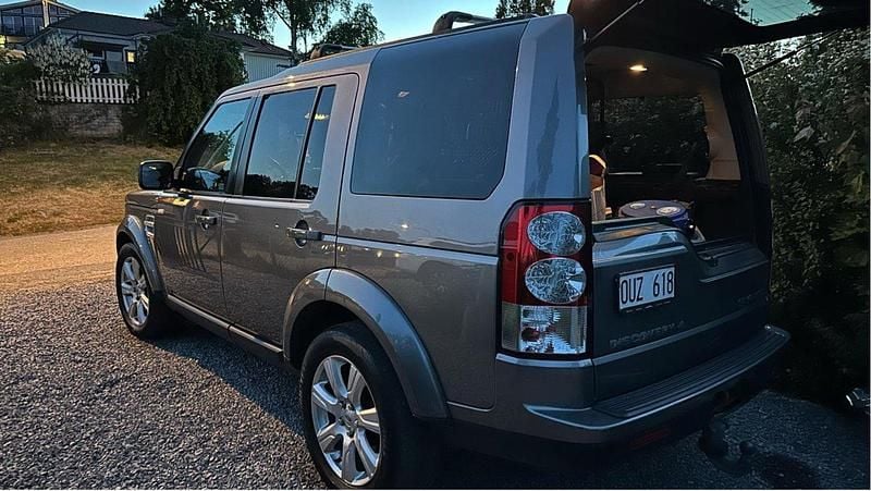 Grå Begagnad 2011 Land Rover Discovery 4 HSE SUV | 90 000 kr - Bild 1/4