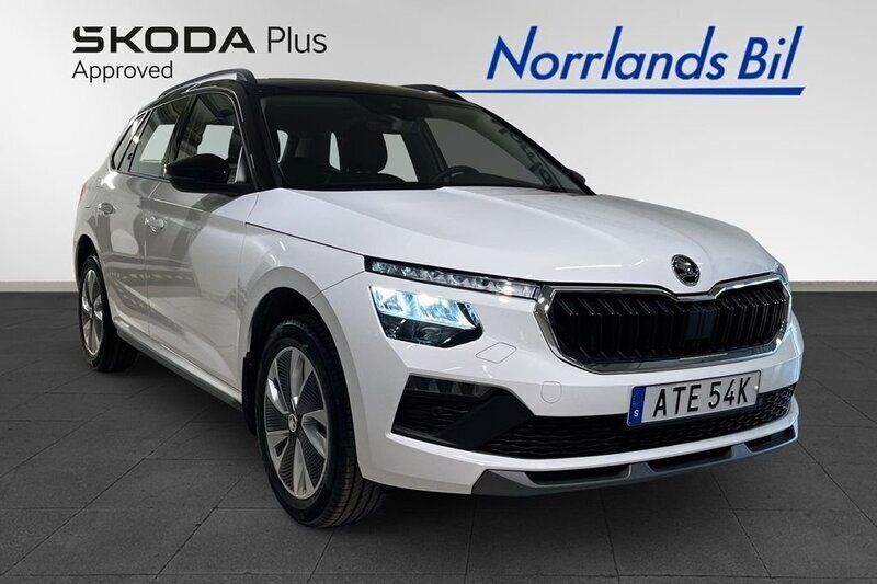Vit (candy white black magic p) Ny 2024 Skoda Kamiq Selection SUV | 319 000 kr (Dyr) - Bild 1/4