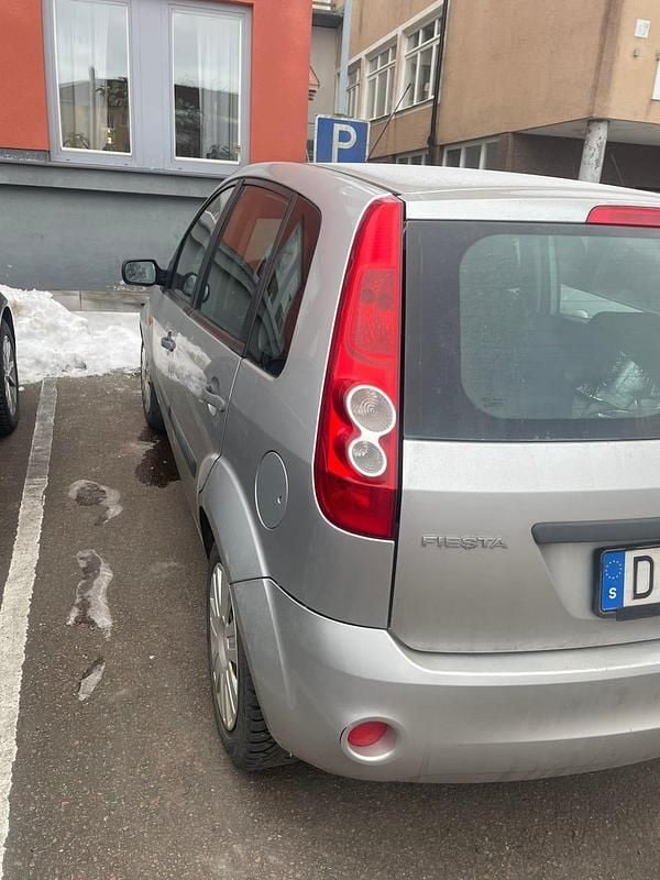 Begagnad Ford Fiesta 70 HK (51 kW) 2007 Halvkombi