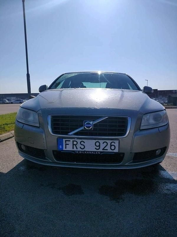 Begagnad 2008 Volvo S80 Sedan | 52 000 kr (Bra pris) - Bild 1/4