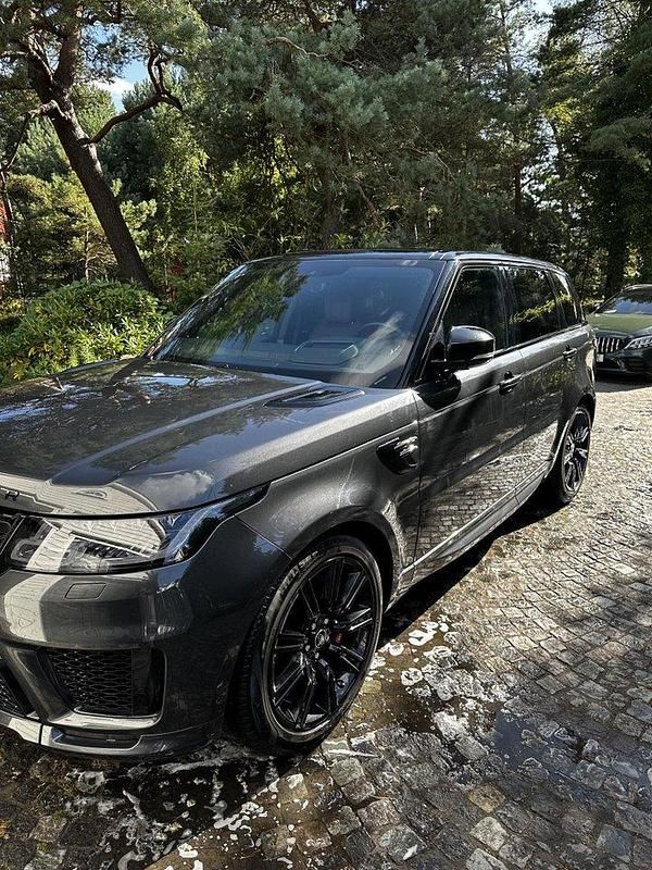 Grå Begagnad 2021 Land Rover Range Rover Sport HSE SUV | 639 000 kr (Lite dyr) - Bild 1/4