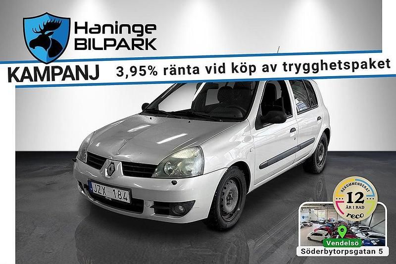 Begagnad Renault Clio II 75 HK (55 kW) 2007 Grön Halvkombi