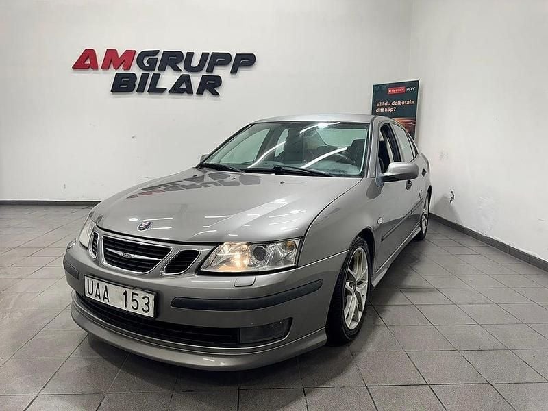 Ljusgrå Begagnad 2003 Saab 9-3 Aero Sedan | 34 900 kr (Marknadspris) - Bild 1/4