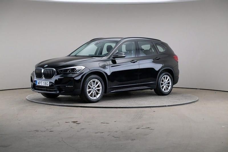 Svart (solid) Begagnad 2021 BMW X1 Sport Line SUV | 274 000 kr - Bild 1/4