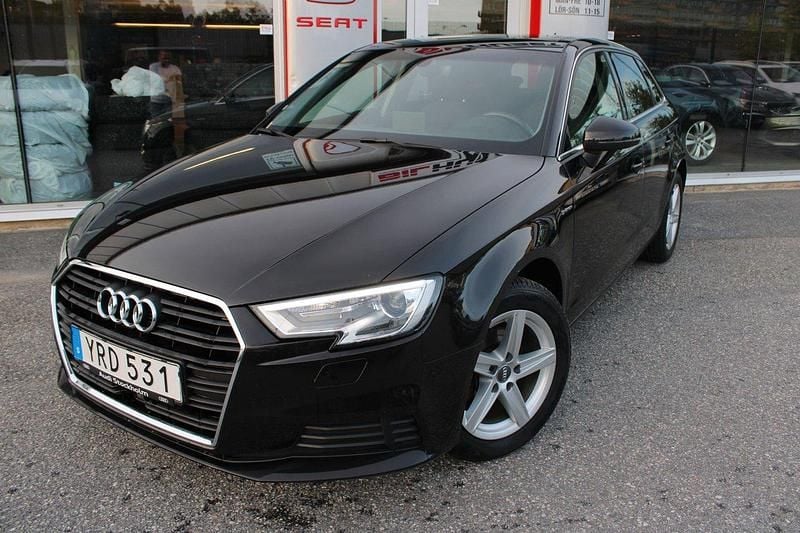 Begagnad 2018 Audi A3 Sportback e-tron Proline Halvkombi | 159 900 kr (Superpris) - Bild 1/4