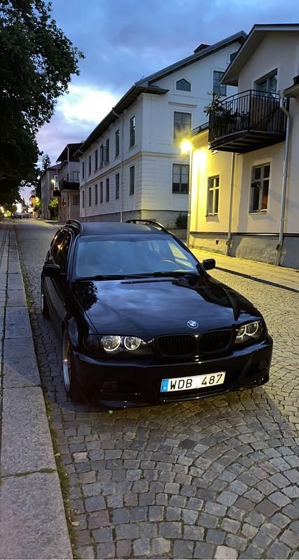 Begagnad 2004 BMW 320 Kombi | 35 000 kr (Marknadspris) - Bild 1/1