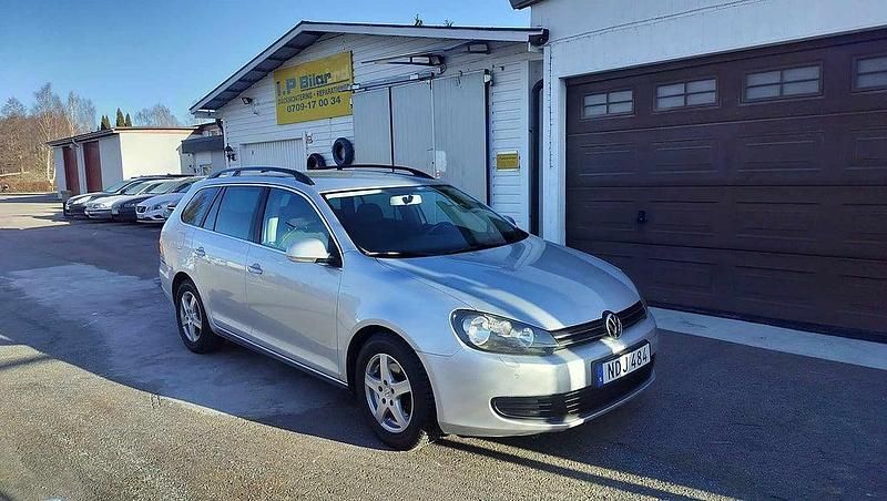 Begagnad VW Golf VII 105 HK (77 kW) 2012 Silver Kombi