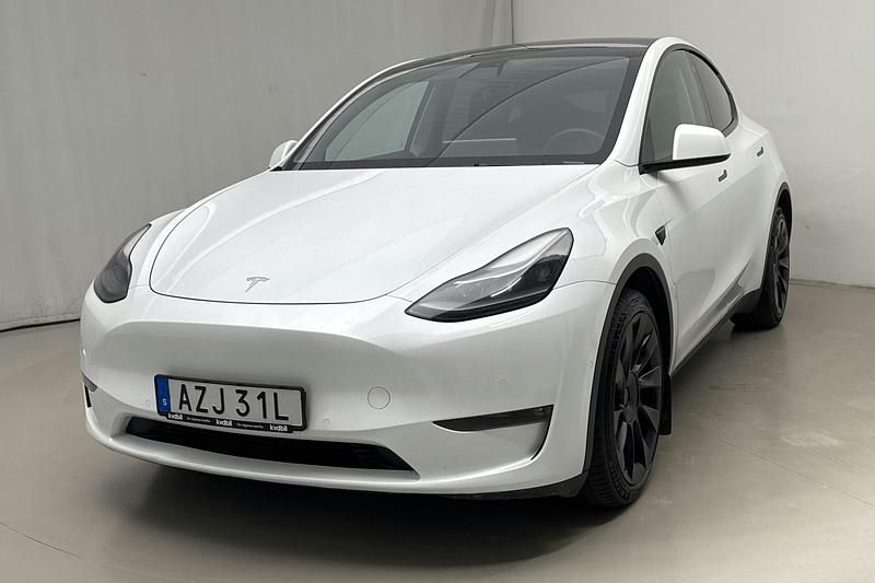 Vit Begagnad 2021 Tesla Model Y SUV | 289 000 kr - Bild 1/4