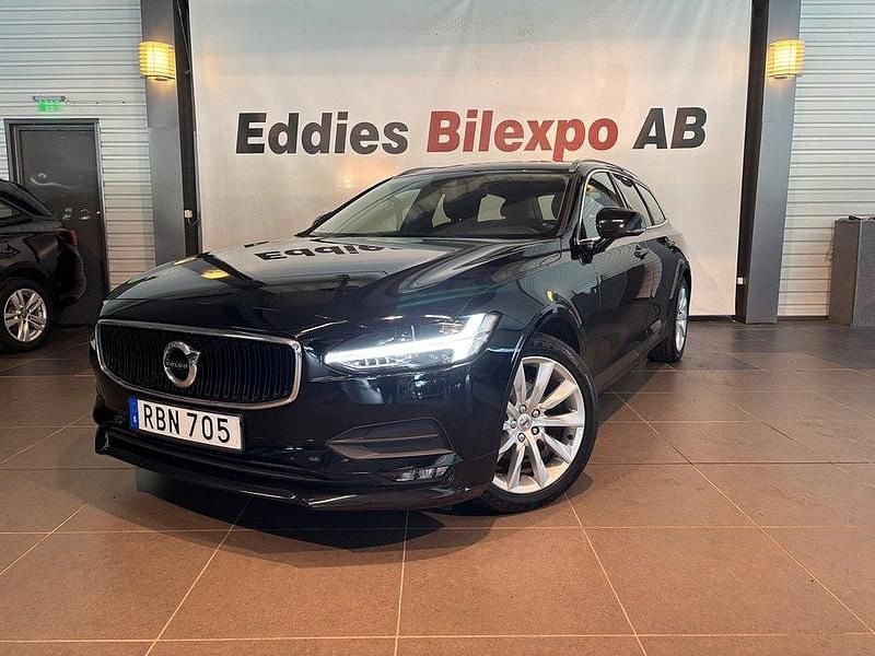 Svart Begagnad 2018 Volvo V90 Momentum Kombi | 159 900 kr (Bra pris) - Bild 1/4