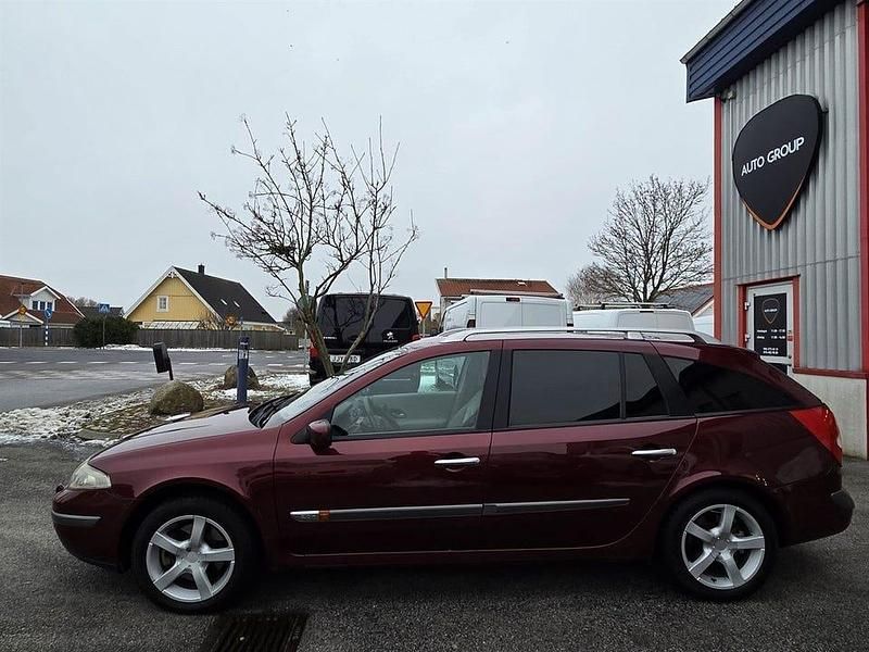 Begagnad Renault Laguna GrandTour Privilege 163 HK (119 kW) 2004 Mörkröd Kombi