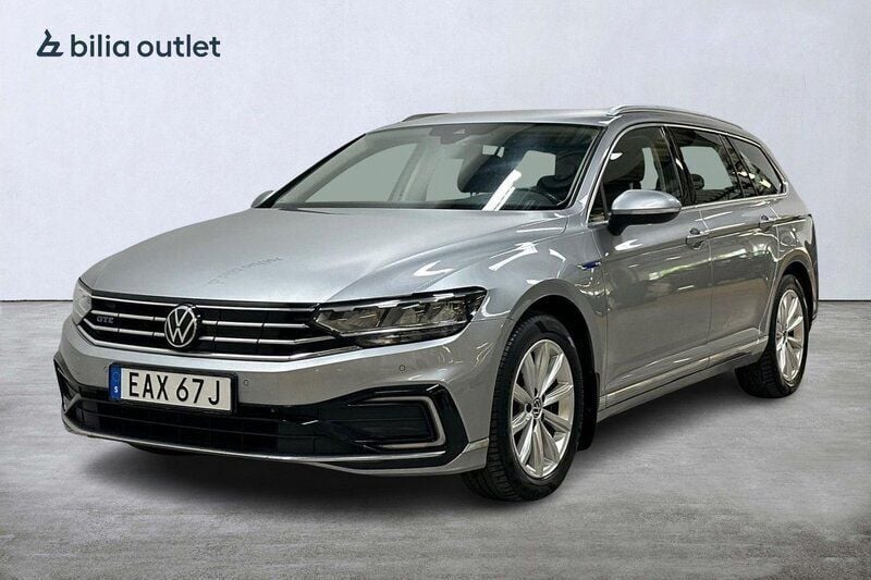Silver Begagnad 2020 VW Passat GTE Kombi | 209 900 kr (Bra pris) - Bild 1/3
