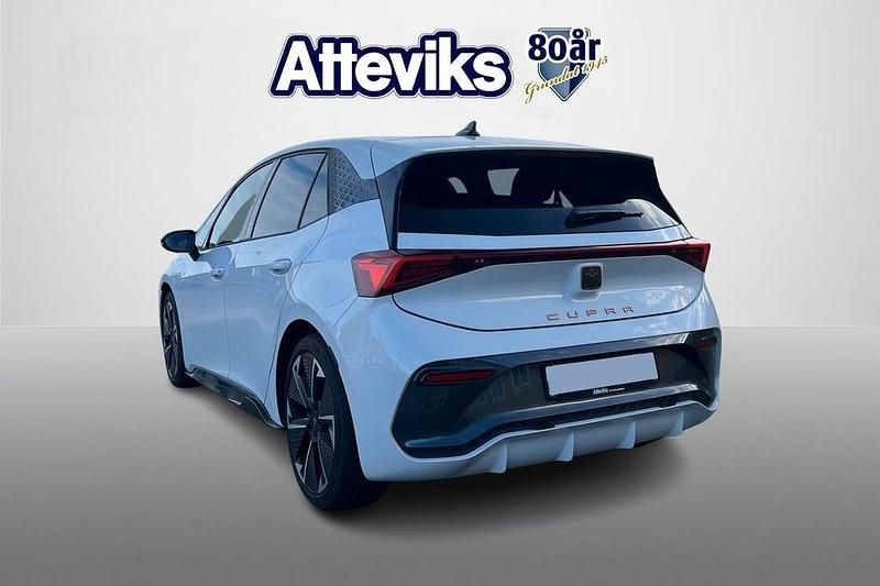 Begagnad Cupra Born e-Boost 169 kW (231 HK) 2025 Vit Halvkombi