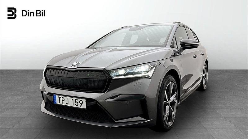 Grå Begagnad 2023 Skoda Enyaq iV SportLine SUV | 444 900 kr - Bild 1/4